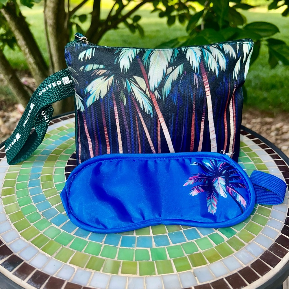 United Airlines Christie Shinn Travel pouch with sleeping mask NWOT